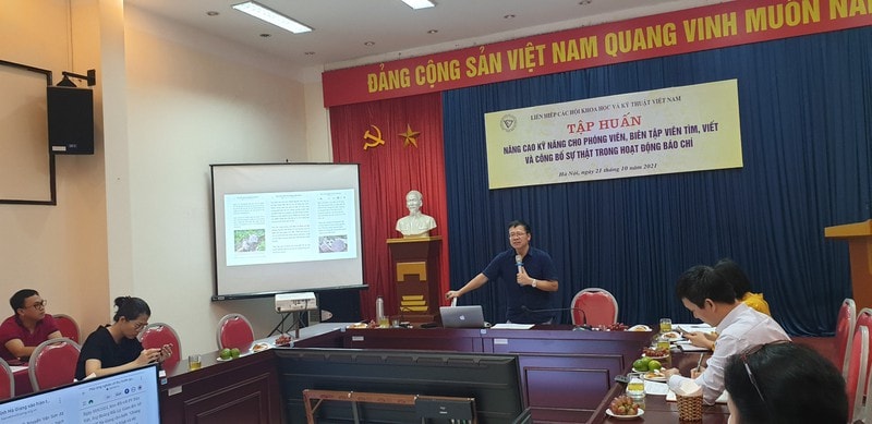 trau doi ky nang tim viet va cong bo su that trong hoat dong bao chi hinh 1