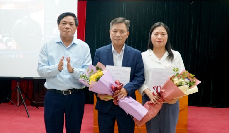 bao dien tu dang cong san viet nam cong bo quyet dinh cua ban tuyen giao trung uong ve cong tac can bo hinh 1