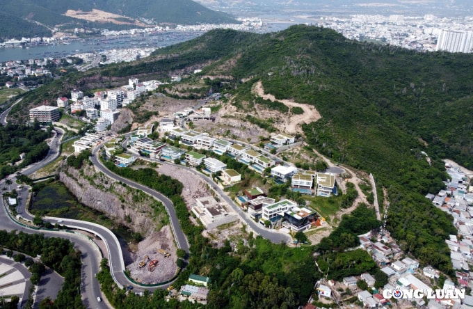 khoet nui chut xay dung biet thu trieu do o nha trang hinh 1