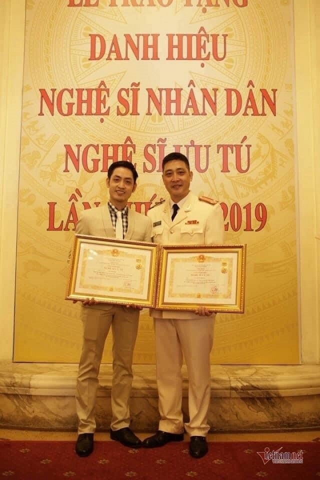 4 canh sat man anh viet gop mat trong huong vi tinh than hinh 4