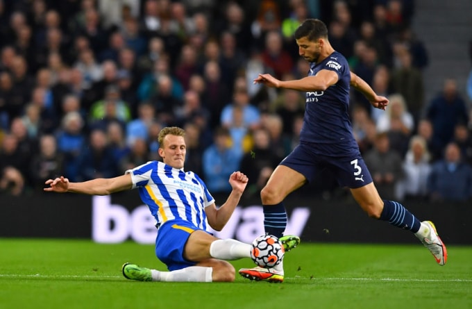 brighton 14 man city man city vuon len vi tri thu 2 tai premier league hinh 2