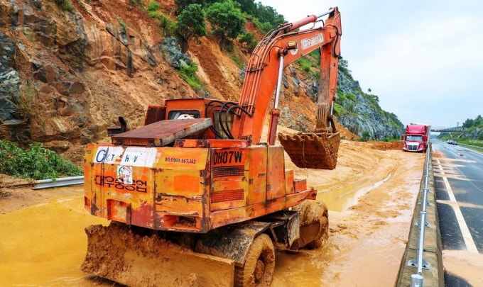sat lo dat khien cao toc da nang quang ngai te liet hinh 2