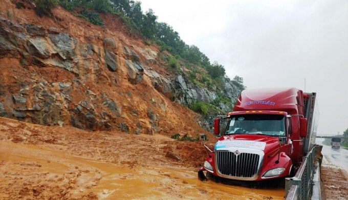 sat lo dat khien cao toc da nang quang ngai te liet hinh 1