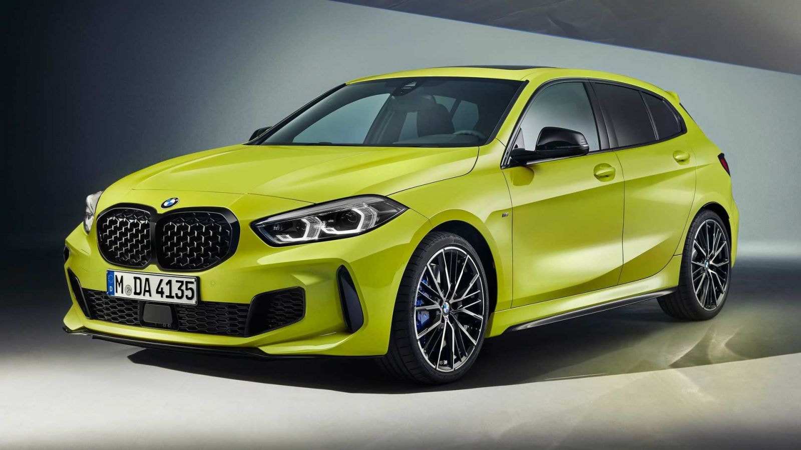 bmw m135i xdrive 2022 ra mat hinh 1