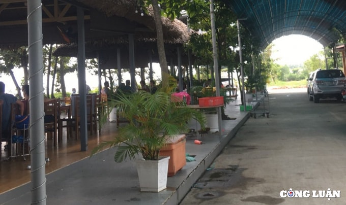 tp hcm nhieu nha hang xe rao de mo cua phuc vu an uong tai cho hinh 3