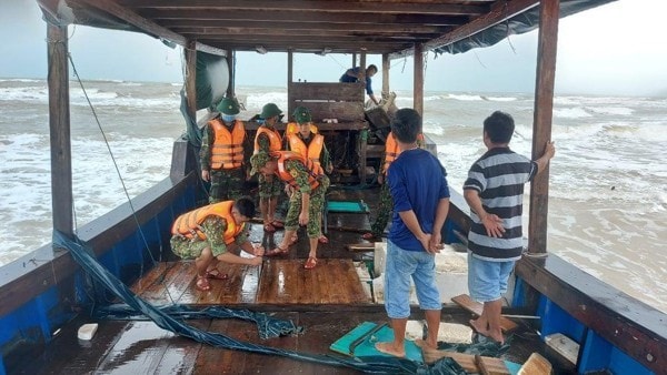 tau khong nguoi lai co chu trung quoc dat vao bo bien quang tri hinh 1