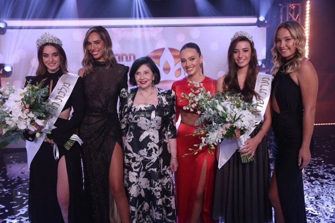dai dien chu nha israel tai miss universe 2021 lo dien hinh 5