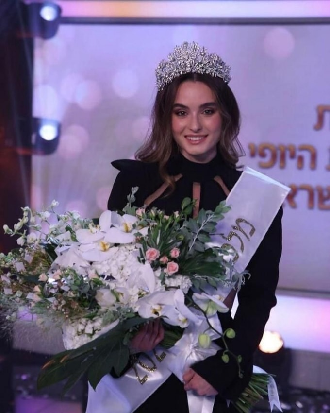 dai dien chu nha israel tai miss universe 2021 lo dien hinh 1