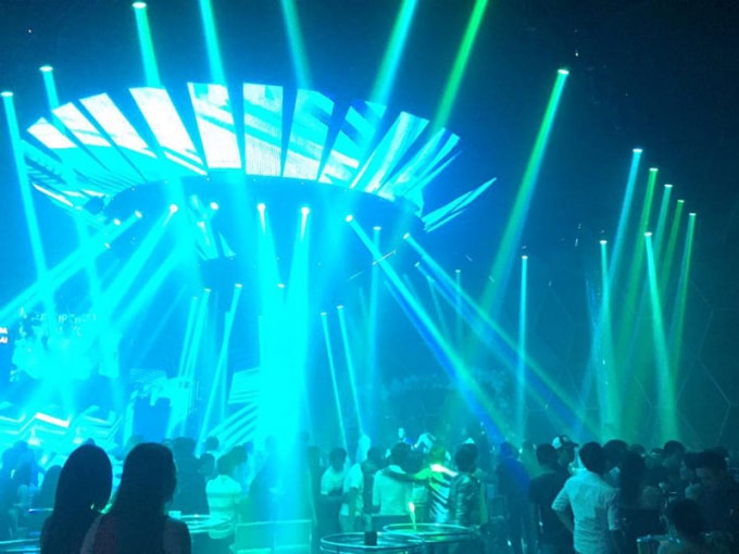 tu dem nay lao cai cho phep vu truong quan bar hoat dong tro lai hinh 1