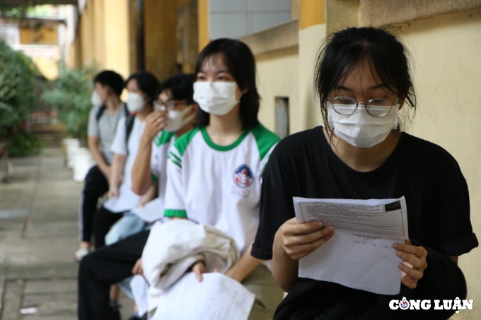 nhung hoc sinh dau tien duoc tiem vaccine ngua covid 19 o tp hcm hinh 2