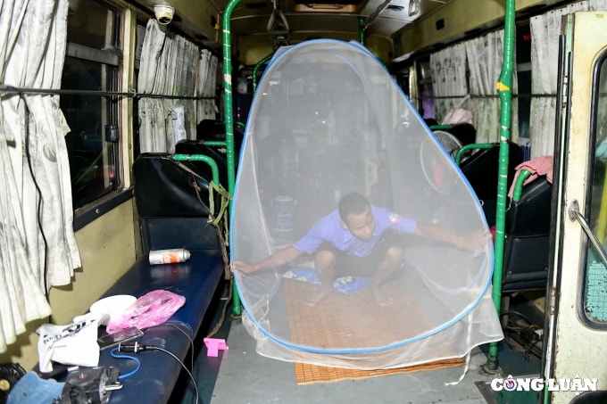khong co tien ve que lan thue tro nhan vien ban ve song tren xe buyt suot 4 thang hinh 7