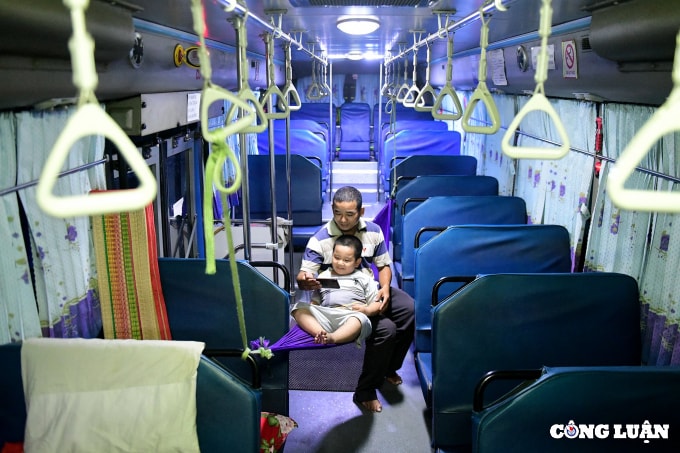 khong co tien ve que lan thue tro nhan vien ban ve song tren xe buyt suot 4 thang hinh 6