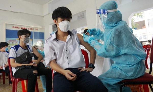 tp hcm tiem vaccine covid 19 cho gan 40000 tre 12 17 tuoi an toan hinh 1
