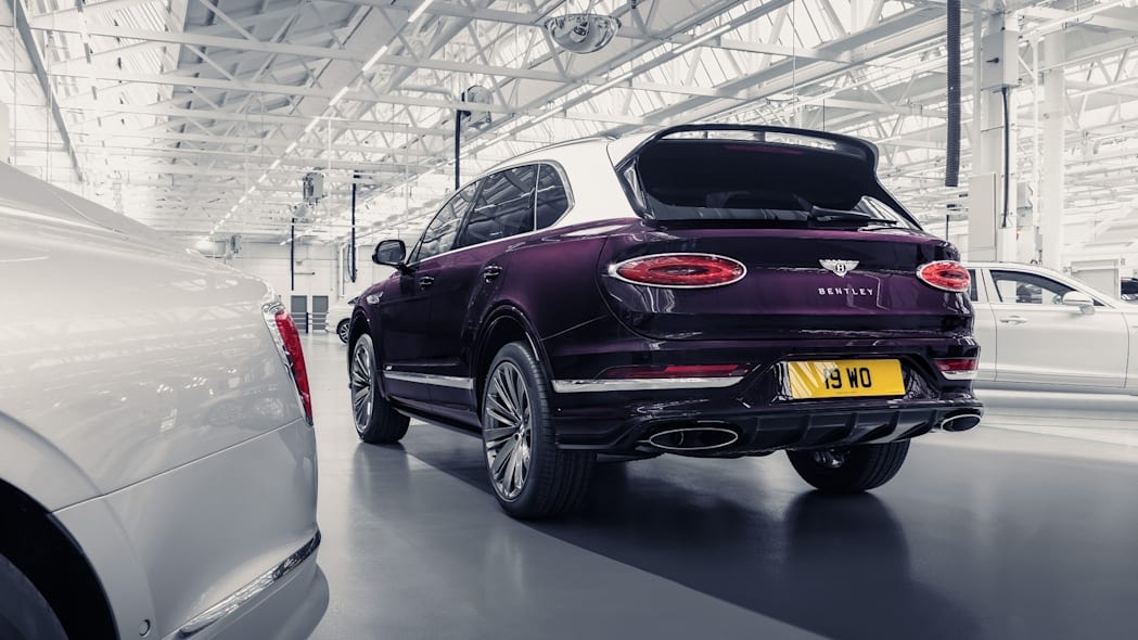 kham pha mau xe bentley bentayga speed duoc lay cam hung tu nghe thuat mua ba le hinh 2