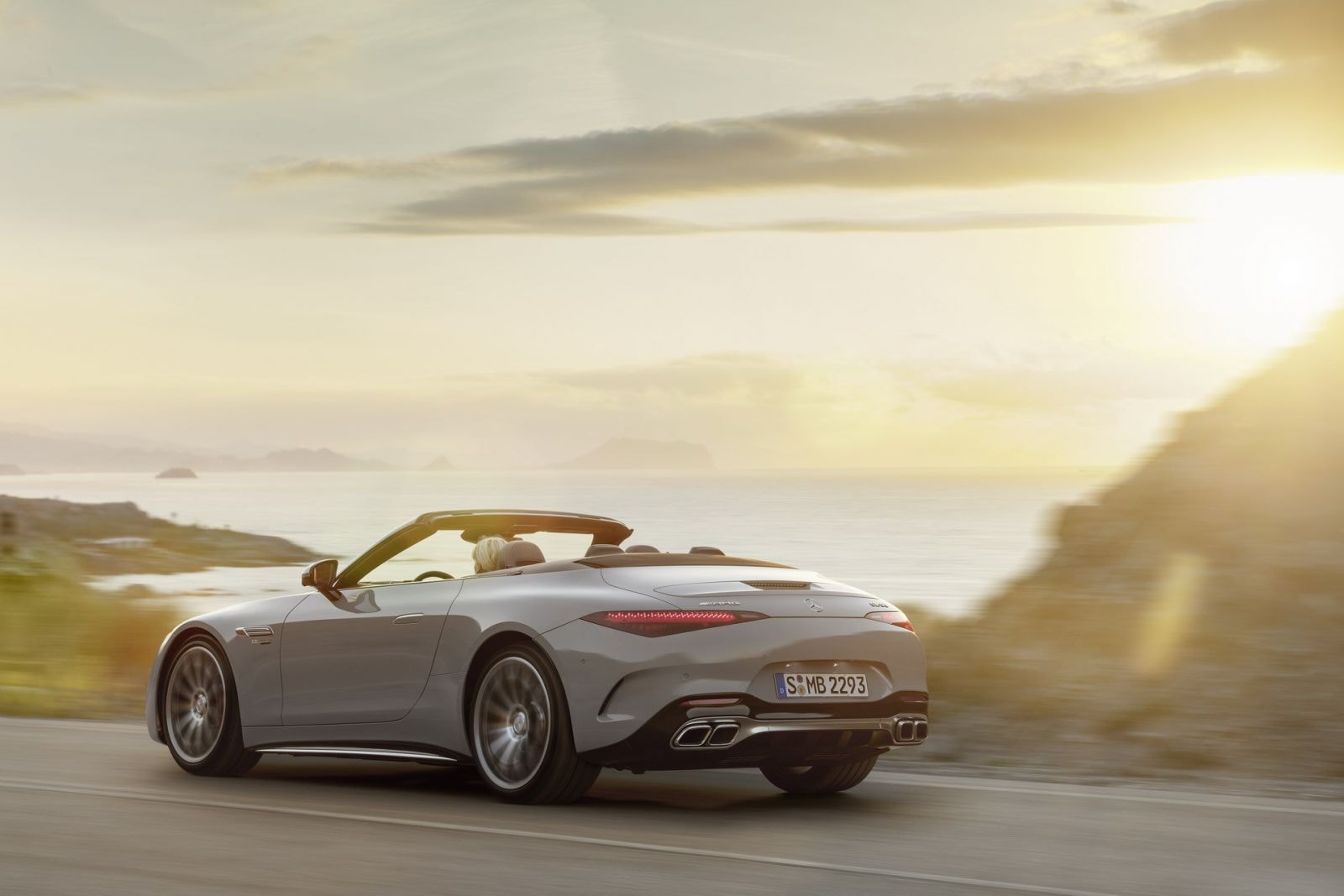mercedes amg sl 2022 ra mat voi thiet ke moi gia ban chua cong bo hinh 2