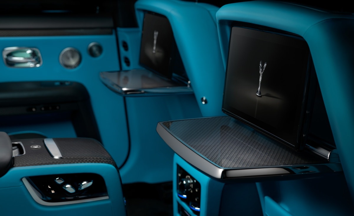 rolls royce ghost black badge 2022 duoc phu 45 kg nuoc son mau den hinh 5