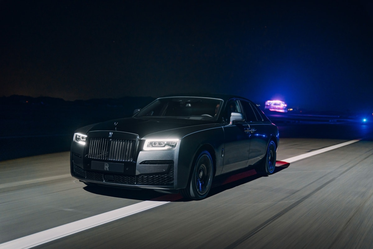 rolls royce ghost black badge 2022 duoc phu 45 kg nuoc son mau den hinh 1