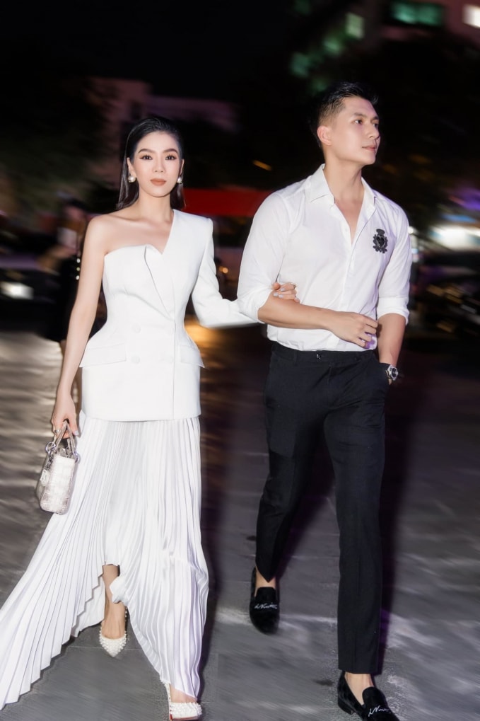 le quyen khang dinh su nghiem tuc trong tinh yeu voi tinh tre hinh 2