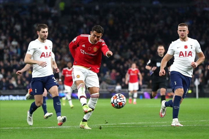 ronaldo toa sang mu danh bai 3 0 tottenham o vong 10 ngoai hang anh hinh 1