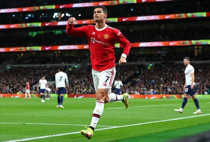 ronaldo toa sang mu danh bai 3 0 tottenham o vong 10 ngoai hang anh hinh 2