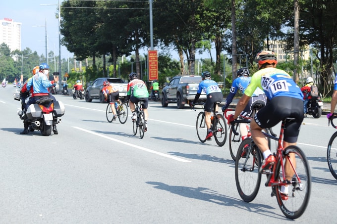 nhieu dieu hap dan o chang dau tai giai xe dap truyen hinh binh duong  cup number 1 hinh 2