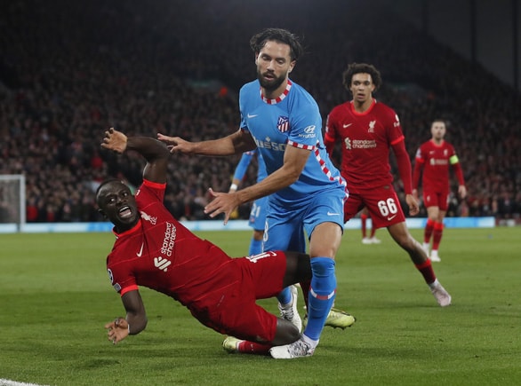 liverpool de bep 2 0 atletico madrid de gianh ve vao vong 16 doi champions league hinh 3