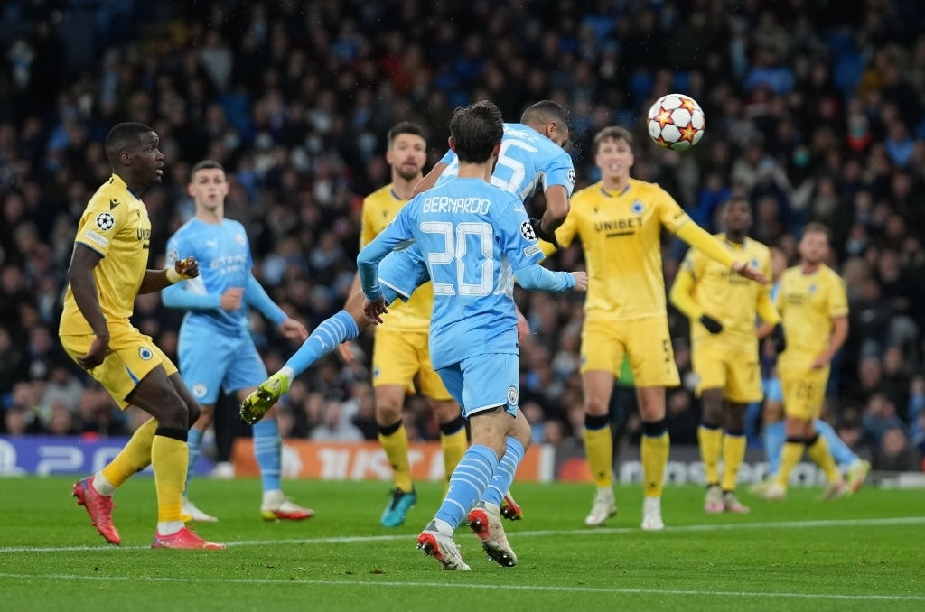 man city tien sat tam ve vao vong 1 8 champions league hinh 7