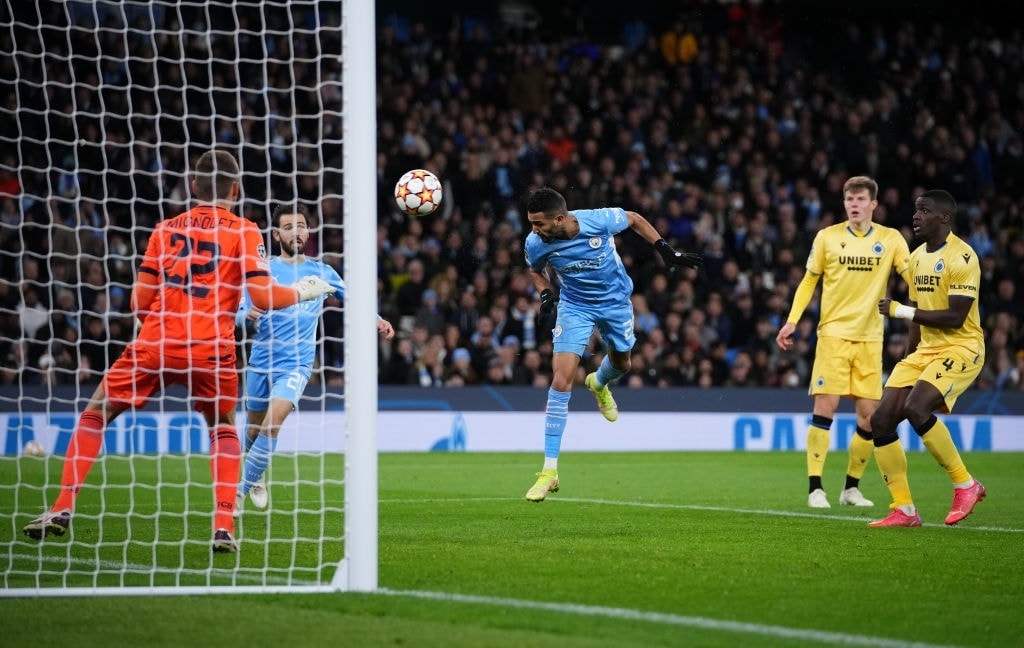 man city tien sat tam ve vao vong 1 8 champions league hinh 6