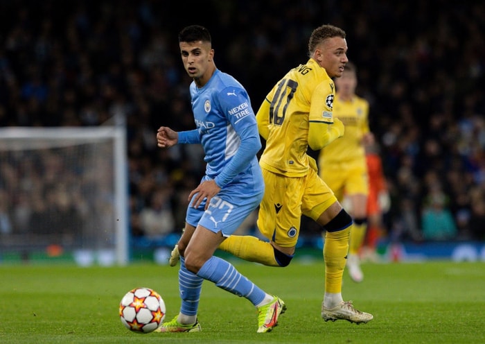 man city tien sat tam ve vao vong 1 8 champions league hinh 1