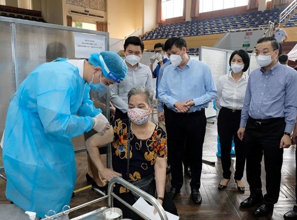 uu tien vaccine de ha noi tiem cho toan bo nguoi dan 18 tuoi tro len hinh 1