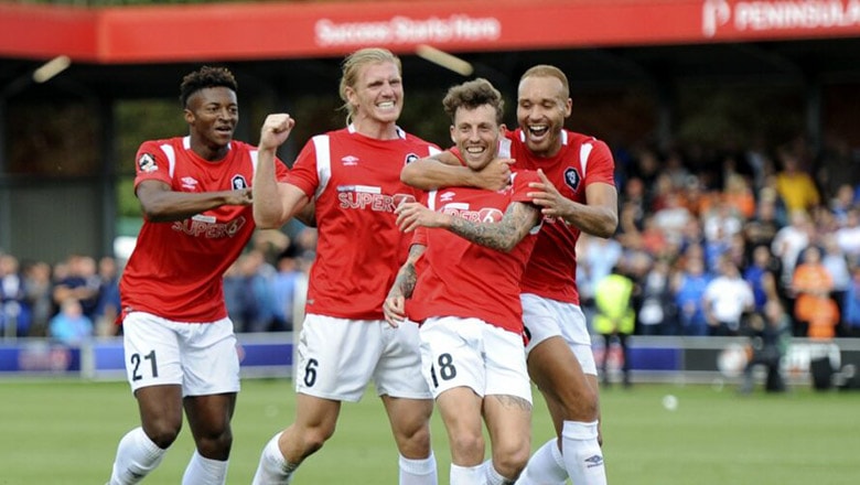nhan dinh tran dagenham va redbridge vs salford city 2h45 ngay 9 11 hinh 1