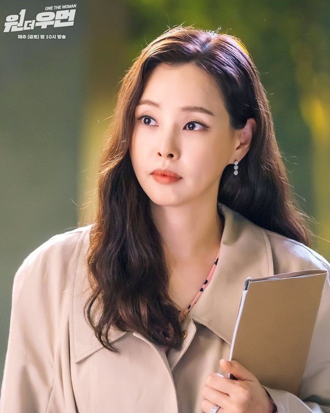 hoa hau honey lee sap ket hon voi ban trai ngoai nganh giai tri hinh 4