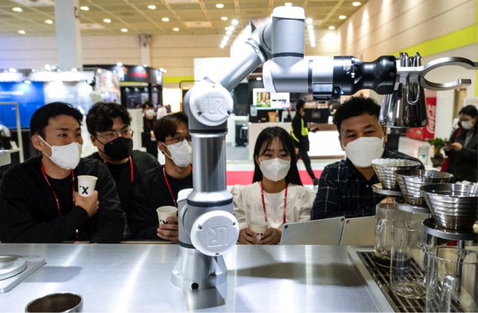 su bung no cua robot khien cac cua hang khong nhan vien o han quoc tang chong mat hinh 1