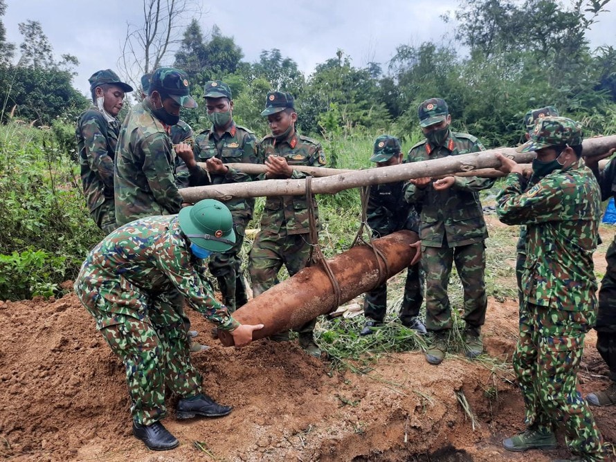di doi huy no an toan qua bom nang hon 200kg o dak nong hinh 1