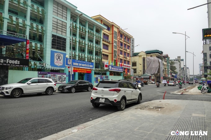 ha noi mat duong vu trong phung thay ao moi het canh khoi bui tac duong hinh 7