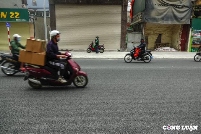 ha noi mat duong vu trong phung thay ao moi het canh khoi bui tac duong hinh 6