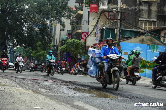 ha noi mat duong vu trong phung thay ao moi het canh khoi bui tac duong hinh 8