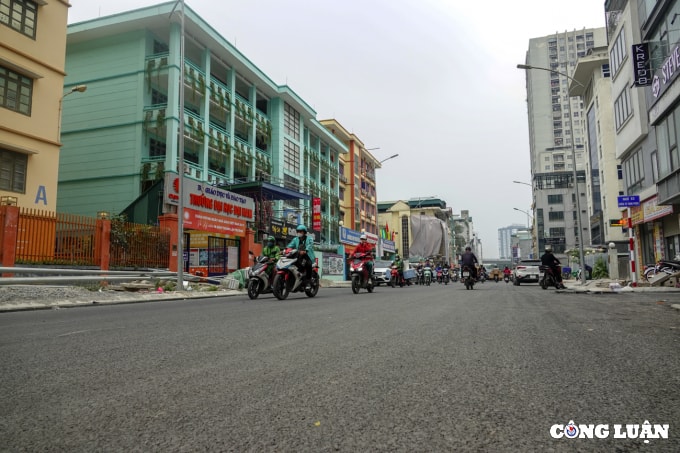 ha noi mat duong vu trong phung thay ao moi het canh khoi bui tac duong hinh 4