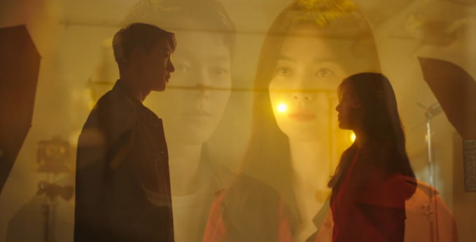 dien xuat gay tranh cai cua song hye kyo trong now we are breaking up hinh 1