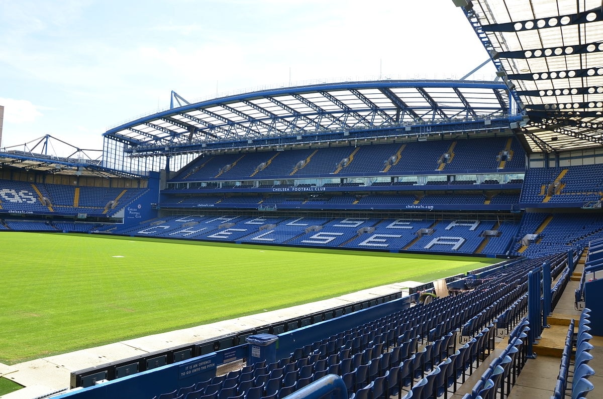 clb chelsea bat ngo tang gia ve gap 3 lan hinh 1