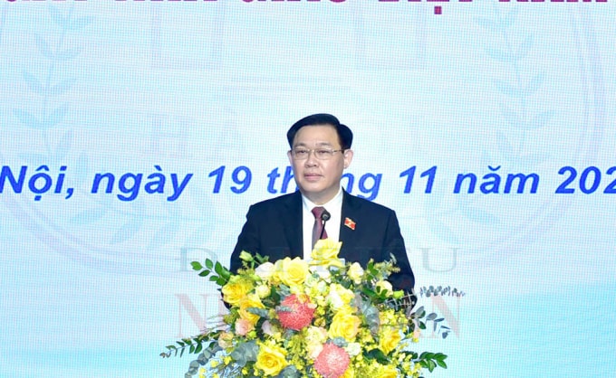 chu tich quoc hoi gsts vuong dinh hue tham va chuc mung truong dai hoc y ha noi nhan dip 20 11 hinh 2