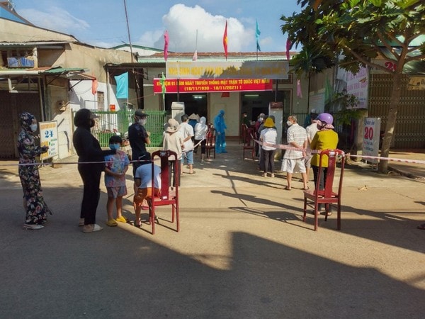 dak lak phong toa cho quang phu sau khi phat hien o dich covid 19 hinh 1