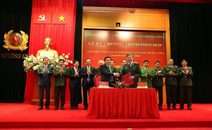 doi moi nang cao hieu qua cong tac ly luan cong an nhan dan trong tinh hinh moi hinh 2