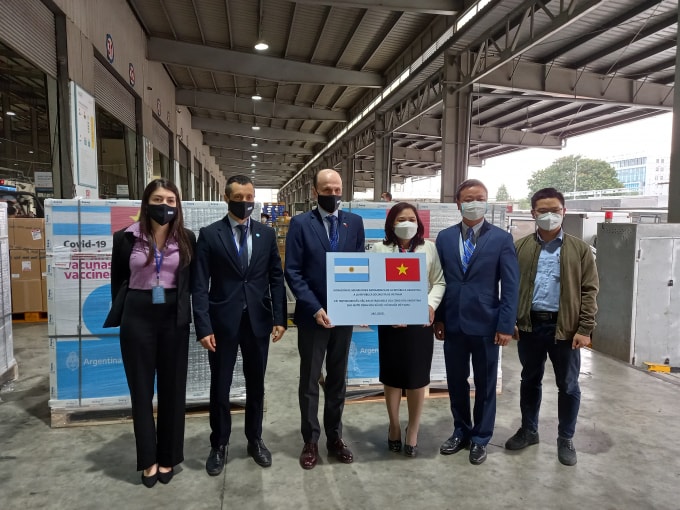 argentina tang viet nam 500 nghin lieu vac xin astrazeneca hinh 1