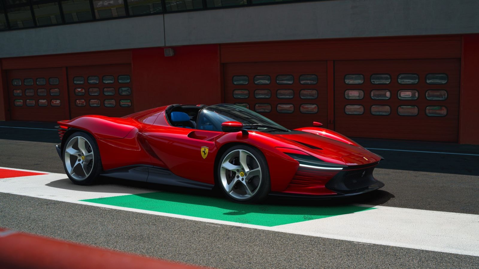 kham pha sieu xe ferrari daytona sp3 co gia 23 trieu usd hinh 1