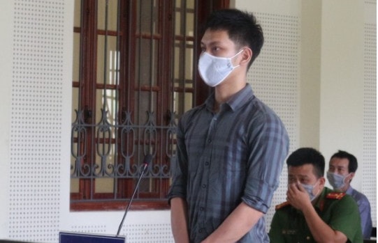 16 nam tu cho doi tuong tuoi xang dot con no hinh 1