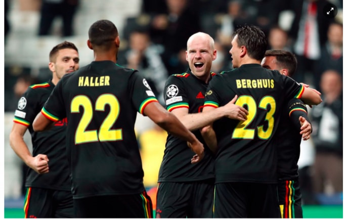top 11 doi bong da vao vong knock out champions league hinh 4