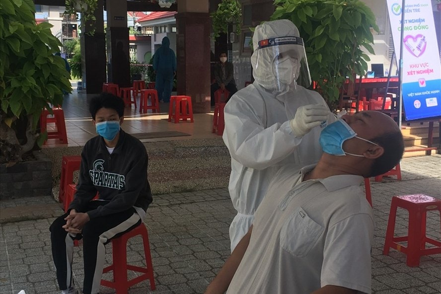 ben tre nguoi dan han che ra duong sau 21 gio hinh 1