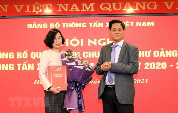 chuan y ba vu viet trang lam bi thu dang uy ttxvn hinh 1