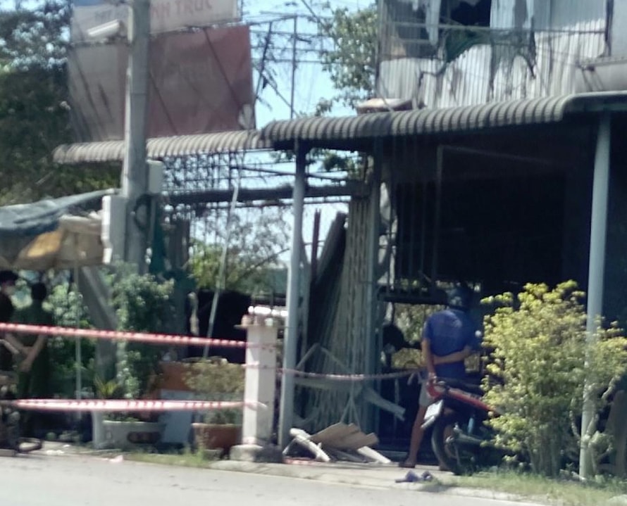 chong dap binh gas gay chay vo va 2 con tu vong hinh 1